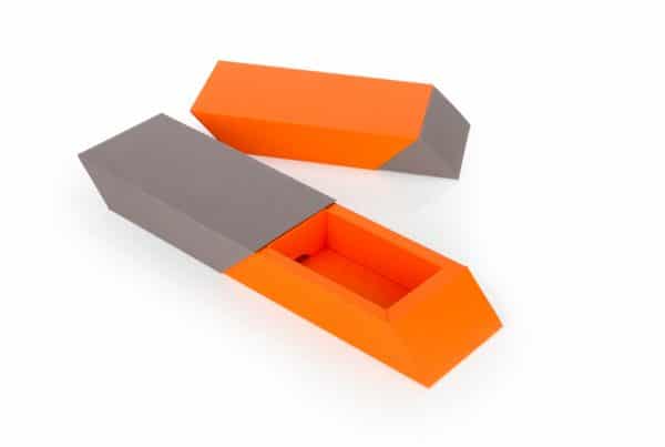 interaktive Printmedien, Interaktive Printwerbung, Interaktive Druckerzeugnisse, Kreative Printwerbung, Kreative Druckerzeugnisse, Kreative Flyer, 3D Flyer, Flyer mit Effekten, Interaktive Flyer, Effektkarten, Kreative Effektkarten, Kreative Karten, Popup Karten, Funktionskarten, Springwürfel, Hüpfwürfel, Spring Objekt aus Papier, Springquader aus papier, Direktmarketingtools aus papier, Marketingtools aus papier, Effektvolle Papierwerbung, Printwerbung mit Effekten, Vierseitige Lamellenkarte, Karten mit Lamellen, Lamellenkarte, Bildwechselkarte, Kreative Karten für direktmarketing, Kreative Karten aus papier, Kreatives direktmarketing, Endlosfaltkarte, InfinityCard, Infinity Karte, Schiebekarten mit stopperfunktion, Ausschubkarten, Ziehkarten, Karten mit Schuberfunktion, Karten mit ziehfunktion, Karten mit Schiebeeffekt, Schiebekarten, Zieheffekt in Karte, Teleskopkarte, Kreative Teleskopkarte, Doppelschieber, Kreativer Doppelschieber, Interaktiver Doppelschieber