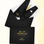 Hülle mit Schieber,interaktive Printmedien, Interaktive Printwerbung, Interaktive Druckerzeugnisse, Kreative Printwerbung, Kreative Druckerzeugnisse, Kreative Flyer, 3D Flyer, Flyer mit Effekten, Interaktive Flyer, Effektkarten, Kreative Effektkarten, Kreative Karten, Popup Karten, Funktionskarten, Springwürfel, Hüpfwürfel, Spring Objekt aus Papier, Springquader aus papier, Direktmarketingtools aus papier, Marketingtools aus papier, Effektvolle Papierwerbung, Printwerbung mit Effekten, Vierseitige Lamellenkarte, Karten mit Lamellen, Lamellenkarte, Bildwechselkarte, Kreative Karten für direktmarketing, Kreative Karten aus papier, Kreatives direktmarketing, Endlosfaltkarte, InfinityCard, Infinity Karte, Schiebekarten mit stopperfunktion, Ausschubkarten, Ziehkarten, Karten mit Schuberfunktion, Karten mit ziehfunktion, Karten mit Schiebeeffekt, Schiebekarten, Zieheffekt in Karte, Teleskopkarte, Kreative Teleskopkarte, Doppelschieber, Kreativer Doppelschieber, Interaktiver Doppelschieber